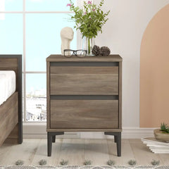 Table de chevet LUNAIRE bois foncé, vue de face avec tiroirs fermés et déco moderne.