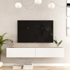 Meuble TV suspendu ECLYPSE en blanc et bois clair, monté au mur dans un salon moderne