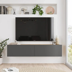 Meuble TV suspendu Oasis design moderne en bois clair et gris anthracite - Vue de face dans un salon contemporain