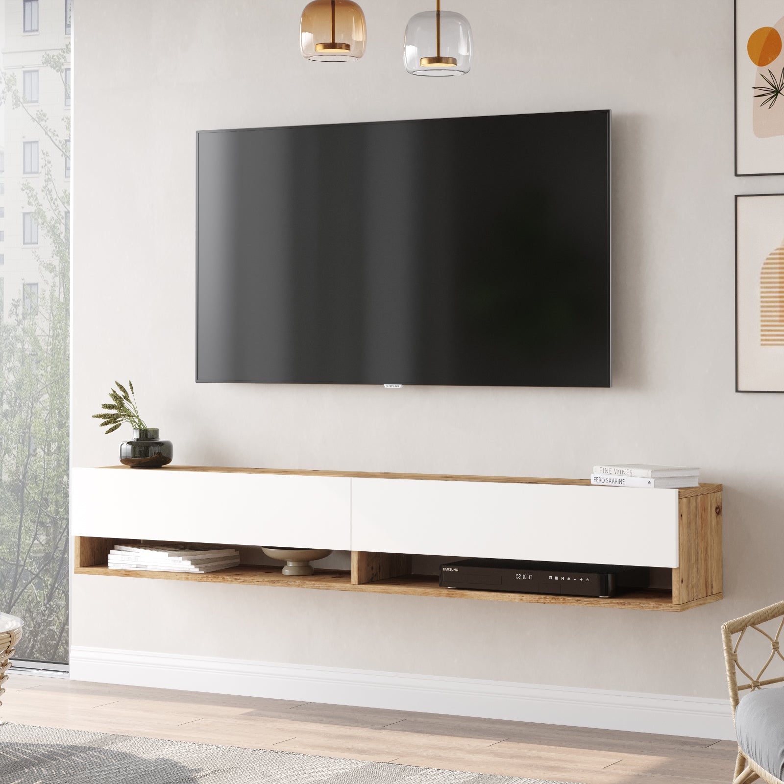 bois blanc-Meuble TV mural FABLE élégant et fonctionnel avec un grand espace de rangement- mis en scène dans un espace de vie moderne et éclairé.