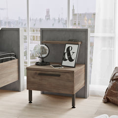 Table de chevet bois foncé design moderne LeBoMeuble vue angle chambre