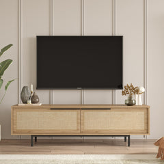 Meuble TV 'ORION' en bois clair avec détails rotin et pieds en acier noir - LeBoMeuble